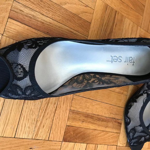 Escarpin en dentelle avec bout ouvert - Picture 4 of 6